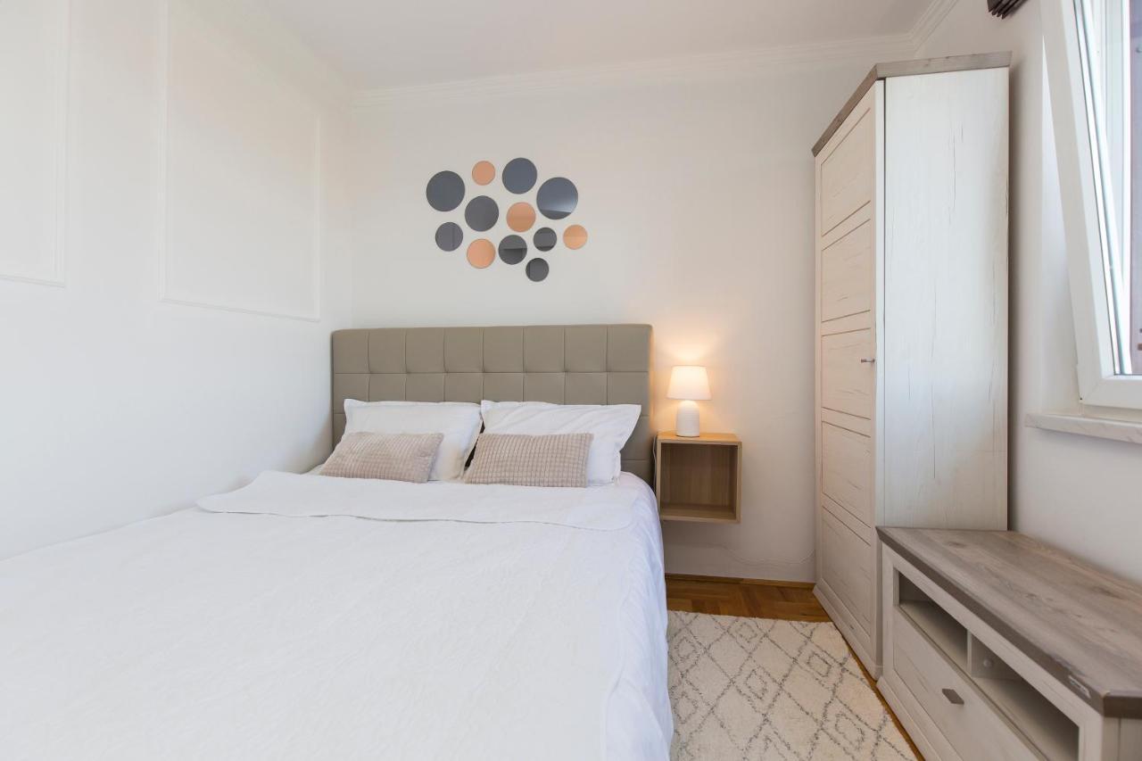 Apartment Parentium Пореч Екстериор снимка